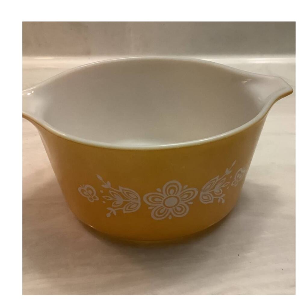 Vintage Pyrex 473 Butterfly Gold Round Casserole Dish 1 QT Yellow Floral
